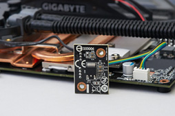 画像ギャラリー No.021のサムネイル画像 / 43万円の「簡易液冷仕様のOC版GTX 980が3枚と大型冷却システムのセット」をPCに組み込んでみた。GIGABYTE「GV-N980X3WA-4GD」レビュー