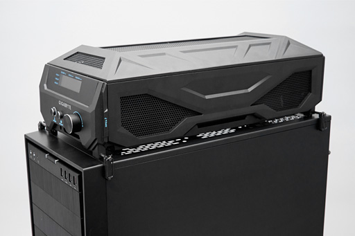 画像ギャラリー No.034のサムネイル画像 / 43万円の「簡易液冷仕様のOC版GTX 980が3枚と大型冷却システムのセット」をPCに組み込んでみた。GIGABYTE「GV-N980X3WA-4GD」レビュー