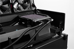 画像ギャラリー No.042のサムネイル画像 / 43万円の「簡易液冷仕様のOC版GTX 980が3枚と大型冷却システムのセット」をPCに組み込んでみた。GIGABYTE「GV-N980X3WA-4GD」レビュー