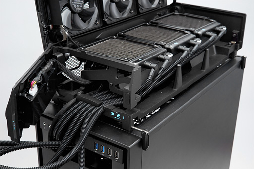 画像ギャラリー No.044のサムネイル画像 / 43万円の「簡易液冷仕様のOC版GTX 980が3枚と大型冷却システムのセット」をPCに組み込んでみた。GIGABYTE「GV-N980X3WA-4GD」レビュー