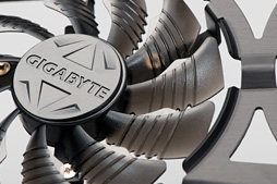 画像ギャラリー No.008のサムネイル画像 / 「GeForce GTX 960」レビュー。第2世代Maxwell初のミドルクラスGPUは,得手不得手のはっきりした低消費電力モデルだ