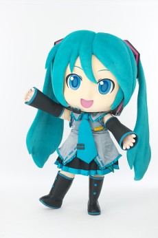 画像ギャラリー No.002のサムネイル画像 / 「初音ミク Project mirai でらっくす」の発売記念イベントが5月28日に秋葉原で開催。ミクダヨーとの握手および写真撮影のチャンス