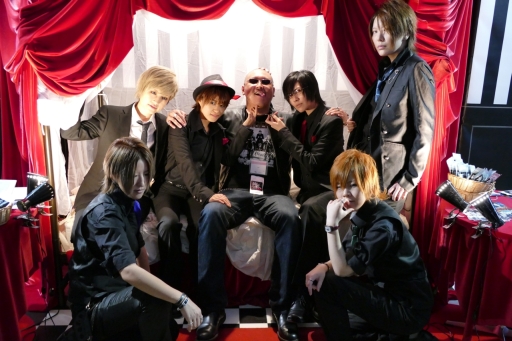 画像ギャラリー No.003のサムネイル画像 / ［TGS 2014］マフィア梶田がイケメンに壁ドンされ，男装美女に押し倒される若干心配な動画を掲載。一般公開日にはぜひ「ロマンスゲームコーナー」へ