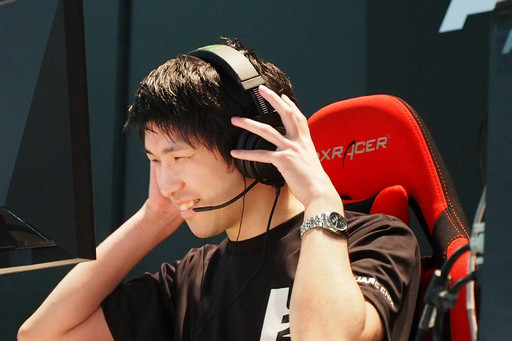 画像ギャラリー No.004のサムネイル画像 / ［TGS 2015］「LORD of VERMILION ARENA」のゲーム大会「LoVA Challenge Cup」決勝をレポート。本作初のオフライン大会を制したのは？