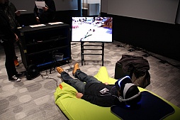 画像ギャラリー No.007のサムネイル画像 / 「サマーレッスン」を含む7つのデモを試遊できる「Project Morpheus」の体験会が開催。吉田修平氏と原田勝弘氏も来場者の質問に回答