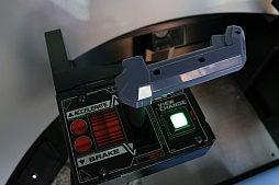 画像ギャラリー No.002のサムネイル画像 / フォースの加護をその手に。ドーム型スクリーンで「スター・ウォーズ」の名場面を体感できる「STAR WARS BATTLE POD」プレイレポート