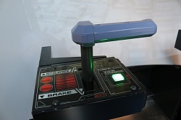 画像ギャラリー No.003のサムネイル画像 / フォースの加護をその手に。ドーム型スクリーンで「スター・ウォーズ」の名場面を体感できる「STAR WARS BATTLE POD」プレイレポート