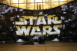 画像ギャラリー No.022のサムネイル画像 / フォースの加護をその手に。ドーム型スクリーンで「スター・ウォーズ」の名場面を体感できる「STAR WARS BATTLE POD」プレイレポート