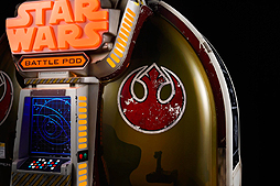 画像ギャラリー No.006のサムネイル画像 / お値段1200万円の「スター・ウォーズ：バトルポッド／プレミアム・エディション」が国内初披露。販売展示会が全国4か所で9月2日より開催へ