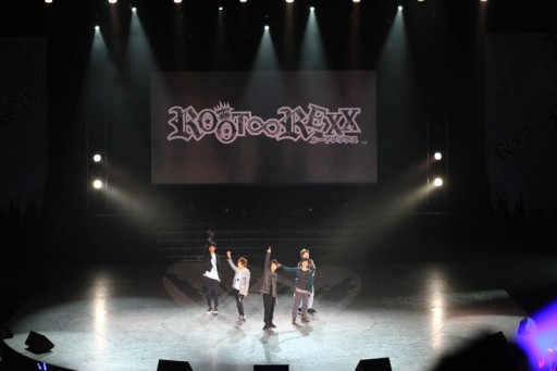 画像ギャラリー No.003のサムネイル画像 / 秘技“床ドン”も飛び出したイベント「ROOT∞REXX Valentine Live 2015」昼公演の模様をレポート。出演声優陣による朗読劇や白熱のライブに大盛り上がり