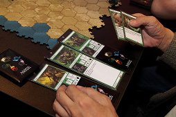 画像ギャラリー No.011のサムネイル画像 / ［SPIEL’14］あのM:tGがボードゲームに！ ついにベールを脱いだ「Magic: The Gathering Strategy Board Game」プレイレポート