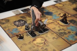 画像ギャラリー No.003のサムネイル画像 / ［SPIEL’14］「シャドウラン」の生みの親が手がける新作ミニチュアゲーム「Golem Arcana」プレイレポート。そのビジュアルとタブレット連動に注目