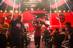 画像ギャラリー No.004のサムネイル画像 / 1週間で延べ1000万人が観戦。「Overwatch League」の観衆として,本格派プロリーグの白熱した戦いの様子を身近に感じてきた