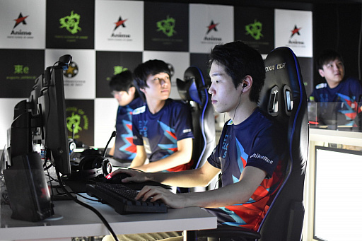 画像ギャラリー No.001のサムネイル画像 / JeSL 2018 Winter,CYCLOPS athlete gamingが3部門で決勝進出