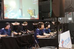 画像ギャラリー No.004のサムネイル画像 / シーズン3の覇者はCYCLOPS OSAKAに決定。「日本eスポーツリーグ2018 Winter」オフライン決勝戦レポート