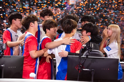 画像ギャラリー No.009のサムネイル画像 / 「Overwatch World Cup 2018」は，韓国チームが圧巻のパフォーマンスを見せ3連覇を達成。大会MVPにはJJonak選手が選出