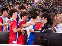 「Overwatch World Cup 2018」は，韓国チームが圧巻のパフォーマンスを見せ3連覇を達成。大会MVPにはJJonak選手が選出