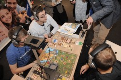 画像ギャラリー No.004のサムネイル画像 / ［SPIEL’14］「ルールブックが要らないボードゲーム」を目指す，老舗メーカーの挑戦。「Orongo」「ABLUXXEN」で賑わうRavensburger AGブースレポート
