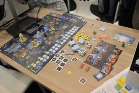 画像ギャラリー No.010のサムネイル画像 / ［SPIEL’14］「ルールブックが要らないボードゲーム」を目指す，老舗メーカーの挑戦。「Orongo」「ABLUXXEN」で賑わうRavensburger AGブースレポート