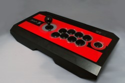 画像ギャラリー No.001のサムネイル画像 / タッチパッド搭載のPS4＆PS3両対応アケコン「リアルアーケードPro.V 隼」レビュー。海外大会での使用には注意が必要かも？