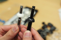 画像ギャラリー No.007のサムネイル画像 / 「隼」レバーはなぜ斜め上に入りにくいのか。HORI「ファイティングエッジ」開発陣とプロゲーマー・sako氏に聞く,アーケードスティックの最前線