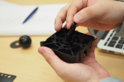 画像ギャラリー No.008のサムネイル画像 / 「隼」レバーはなぜ斜め上に入りにくいのか。HORI「ファイティングエッジ」開発陣とプロゲーマー・sako氏に聞く,アーケードスティックの最前線