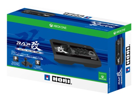 画像ギャラリー No.005のサムネイル画像 / PCとXbox One＆360対応版リアルアーケードPro.の「改」登場。底面に滑り止めシートが貼られた新版はAmazon.co.jp限定に