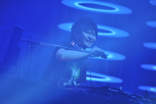 画像ギャラリー No.024のサムネイル画像 / エクストラミッションとライブでグラビティは最高潮。4thKAC「SOUND VOLTEX III」“再決勝戦”&「beatnation summit 2015」レポート
