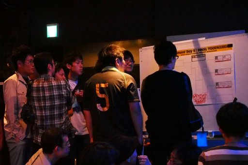 画像ギャラリー No.011のサムネイル画像 / 「ヴァンパイアセイヴァー」の3on3大会「Judgement Day 6」レポート。稼働21年目の優勝は，リネ選手/海の子選手/こめまる選手によるチーム「DDCばけーしょん」の手に