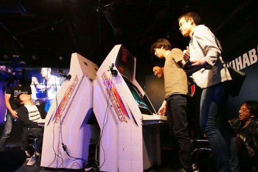 画像ギャラリー No.018のサムネイル画像 / 「ヴァンパイアセイヴァー」の3on3大会「Judgement Day 6」レポート。稼働21年目の優勝は，リネ選手/海の子選手/こめまる選手によるチーム「DDCばけーしょん」の手に