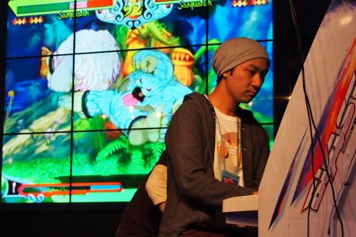 画像ギャラリー No.032のサムネイル画像 / 「ヴァンパイアセイヴァー」の3on3大会「Judgement Day 6」レポート。稼働21年目の優勝は，リネ選手/海の子選手/こめまる選手によるチーム「DDCばけーしょん」の手に