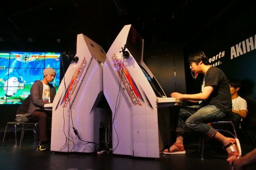 画像ギャラリー No.033のサムネイル画像 / 「ヴァンパイアセイヴァー」の3on3大会「Judgement Day 6」レポート。稼働21年目の優勝は，リネ選手/海の子選手/こめまる選手によるチーム「DDCばけーしょん」の手に