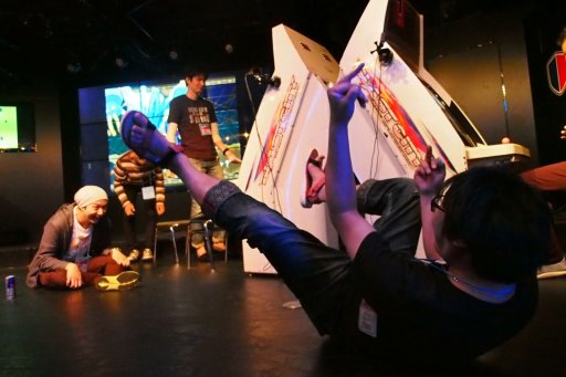画像ギャラリー No.036のサムネイル画像 / 「ヴァンパイアセイヴァー」の3on3大会「Judgement Day 6」レポート。稼働21年目の優勝は，リネ選手/海の子選手/こめまる選手によるチーム「DDCばけーしょん」の手に