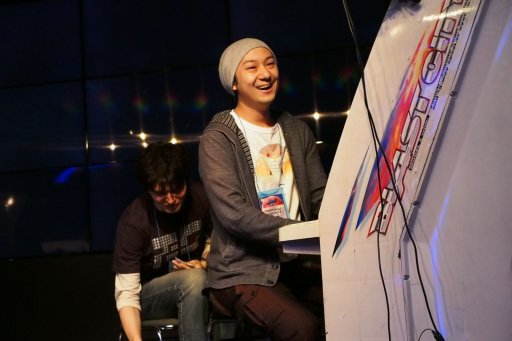 画像ギャラリー No.039のサムネイル画像 / 「ヴァンパイアセイヴァー」の3on3大会「Judgement Day 6」レポート。稼働21年目の優勝は，リネ選手/海の子選手/こめまる選手によるチーム「DDCばけーしょん」の手に
