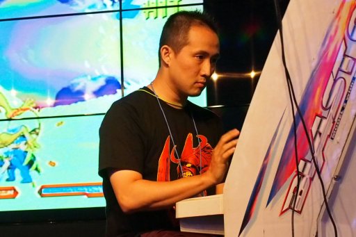 画像ギャラリー No.048のサムネイル画像 / 「ヴァンパイアセイヴァー」の3on3大会「Judgement Day 6」レポート。稼働21年目の優勝は，リネ選手/海の子選手/こめまる選手によるチーム「DDCばけーしょん」の手に