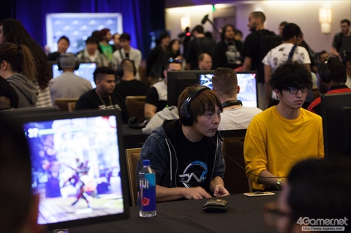 画像ギャラリー No.020のサムネイル画像 / 「Capcom Cup 2017」，本戦最後の切符は日本のネモ選手の手に。最終予選「Last Chance Qualifier」が開催された初日Twitterまとめ