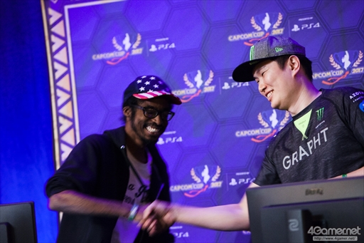 画像ギャラリー No.045のサムネイル画像 / 「Capcom Cup 2017」，本戦最後の切符は日本のネモ選手の手に。最終予選「Last Chance Qualifier」が開催された初日Twitterまとめ