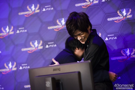 画像ギャラリー No.076のサムネイル画像 / 「Capcom Cup 2017」，本戦最後の切符は日本のネモ選手の手に。最終予選「Last Chance Qualifier」が開催された初日Twitterまとめ