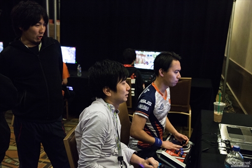 画像ギャラリー No.006のサムネイル画像 / 「ストリートファイターV」の公式世界大会「Capcom Cup 2017」本戦が開幕。最終日に進出する8人が決定した2日目Twitterまとめ