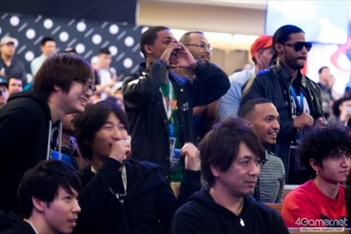 画像ギャラリー No.037のサムネイル画像 / 「ストリートファイターV」の公式世界大会「Capcom Cup 2017」本戦が開幕。最終日に進出する8人が決定した2日目Twitterまとめ