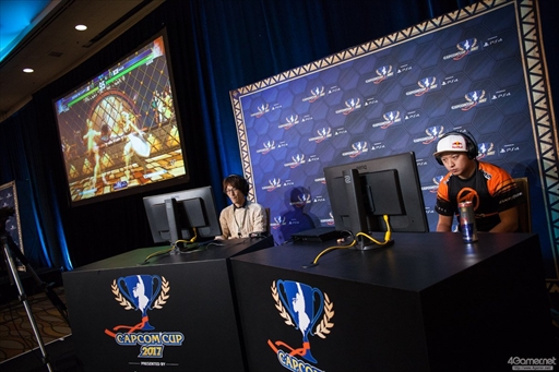 画像ギャラリー No.041のサムネイル画像 / 「ストリートファイターV」の公式世界大会「Capcom Cup 2017」本戦が開幕。最終日に進出する8人が決定した2日目Twitterまとめ