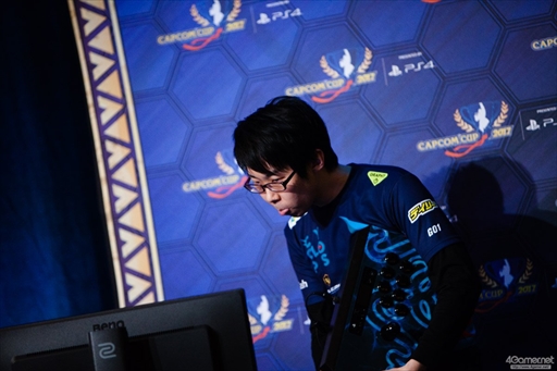 画像ギャラリー No.045のサムネイル画像 / 「ストリートファイターV」の公式世界大会「Capcom Cup 2017」本戦が開幕。最終日に進出する8人が決定した2日目Twitterまとめ