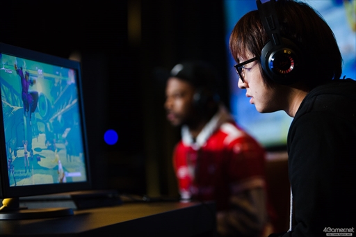 画像ギャラリー No.080のサムネイル画像 / 「ストリートファイターV」の公式世界大会「Capcom Cup 2017」本戦が開幕。最終日に進出する8人が決定した2日目Twitterまとめ