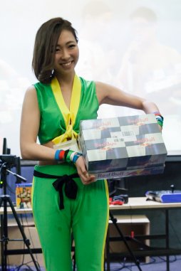 画像ギャラリー No.036のサムネイル画像 / ウメハラ氏の発案に40名超のプレイヤーが参戦。まさかの“太陽の塔”コスも披露された,「ウメハラ杯〜コスプレ限定大会〜」フォトレポート