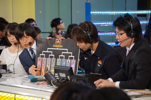 画像ギャラリー No.004のサムネイル画像 / 14歳の中学生と2D神マゴの熱い戦い。フジテレビの新e-Sports番組「いいすぽ!」内で行われた,第1回「ストリートファイターV」大会レポート