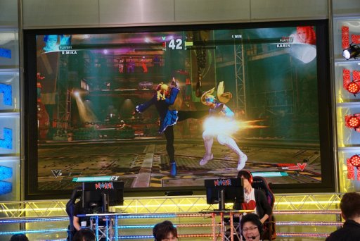 画像ギャラリー No.027のサムネイル画像 / 14歳の中学生と2D神マゴの熱い戦い。フジテレビの新e-Sports番組「いいすぽ!」内で行われた,第1回「ストリートファイターV」大会レポート