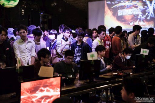 画像ギャラリー No.003のサムネイル画像 / 関西で行われた国内最大規模の格ゲー大会「KVO×TSB2016」フォトレポート。全14種目のトーナメントに1200人が参加