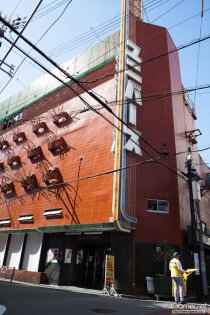 画像ギャラリー No.004のサムネイル画像 / 関西で行われた国内最大規模の格ゲー大会「KVO×TSB2016」フォトレポート。全14種目のトーナメントに1200人が参加