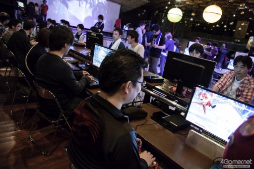 画像ギャラリー No.034のサムネイル画像 / 関西で行われた国内最大規模の格ゲー大会「KVO×TSB2016」フォトレポート。全14種目のトーナメントに1200人が参加