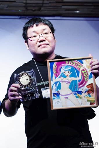 画像ギャラリー No.044のサムネイル画像 / 関西で行われた国内最大規模の格ゲー大会「KVO×TSB2016」フォトレポート。全14種目のトーナメントに1200人が参加